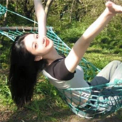 三个摩登女性
